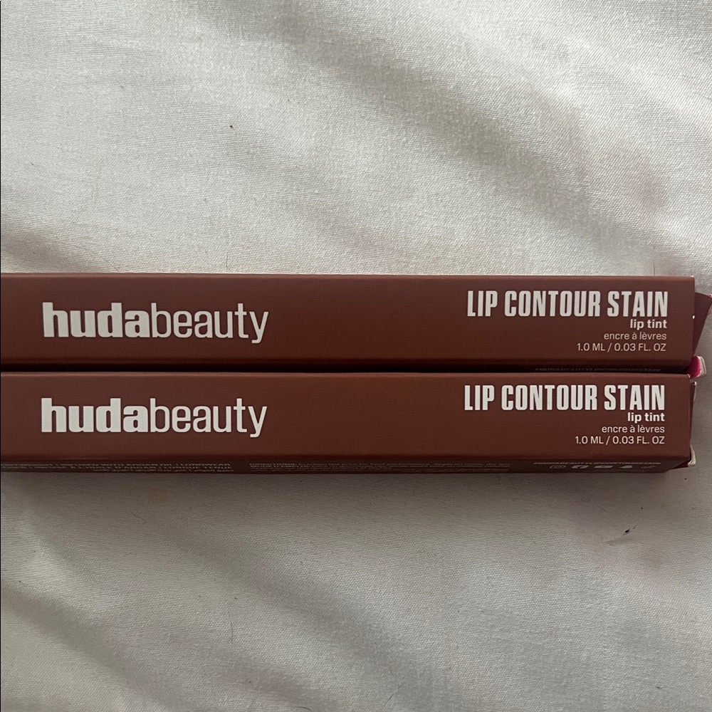 Huda Beauty Lip Contour Stain - toasty Brown  (1pc)